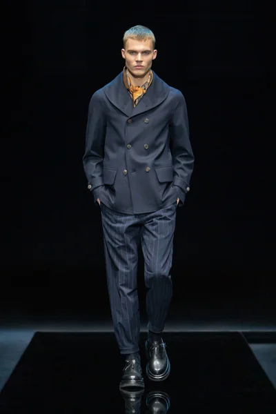 Look 49